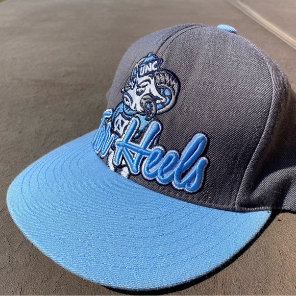 UNC Tar Heels Hat - Picture 2 of 4